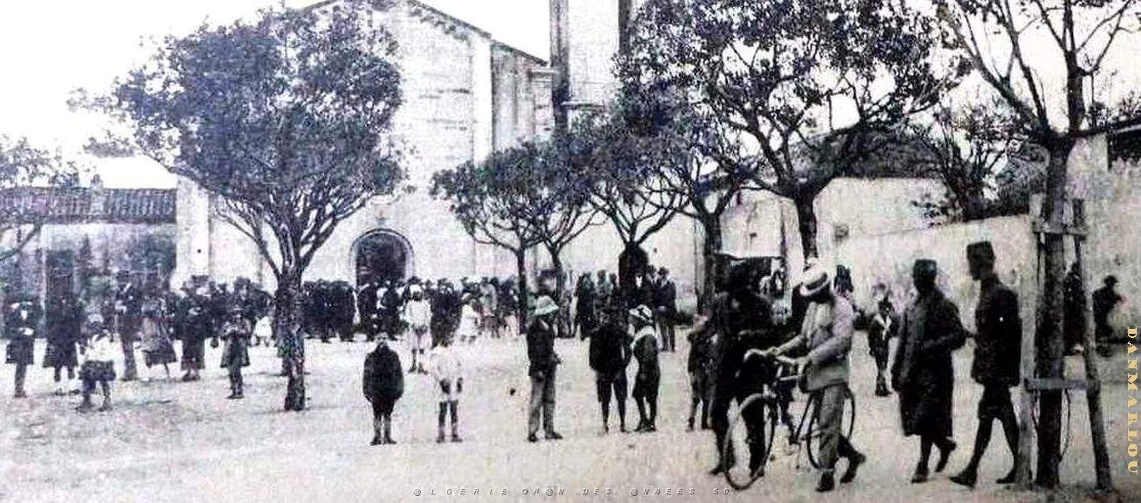 2295- Hussein-Dey - Place et Eglise2.jpg
